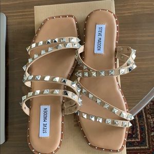 New in box Steve Madden Skylar Sandals